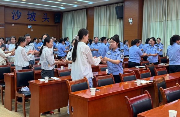 易资配 中卫市750名女职工共赴趣味盎然的素质教育大讲堂